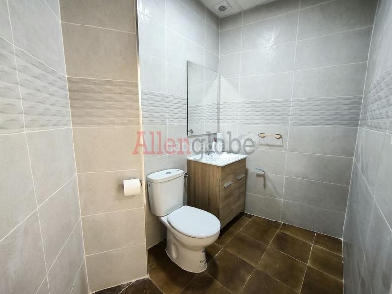 Foto 7c9547f3-4557-49b5-9ce7-356f2174d2c9. Lloguer local comercial a El Postigo Oviedo