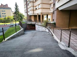 Lloguer Aparcament cotxe  Calle jose requejo. Alquiler de plazas de garaje cerradas con almacén
