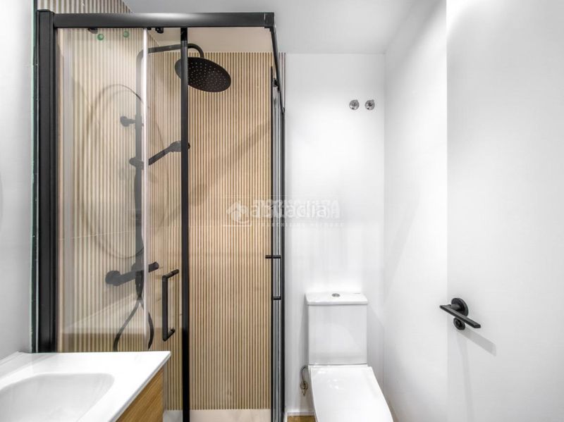 Foto 792307b7-dd5b-44ce-915c-a44b41e7d478. Piso  en venta en Ventas Madrid