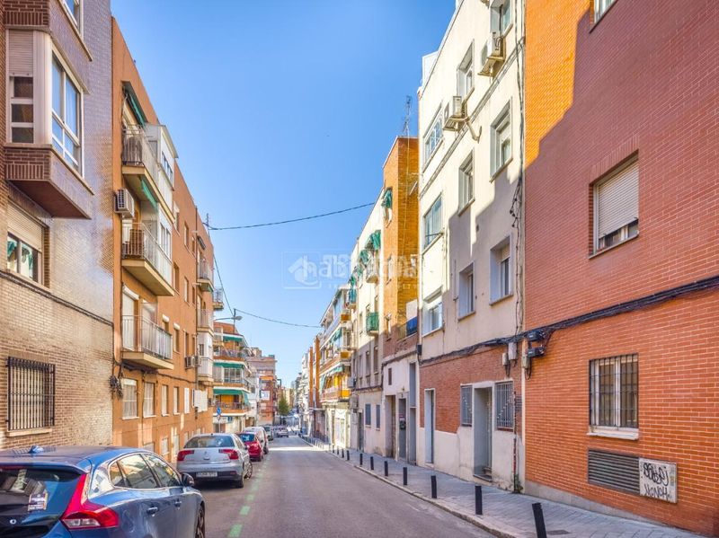 Foto a0d9ec3e-deaf-4511-8ef8-4cacae34e2d4. Piso  en venta en Ventas Madrid