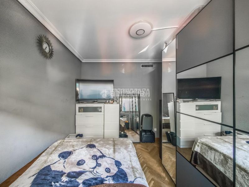 Foto 82d6e070-591d-4be4-a545-49feeb0f96aa. Pis amb calefacció piscina a Ventas Madrid