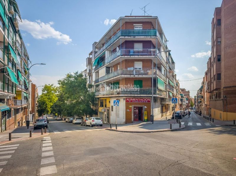 Foto 929809ab-337b-4a00-b2f9-52351426e24a. Piso  en venta en Ventas Madrid
