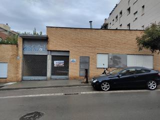 Business premise in Carrer margarida xirgu 3. Local con jardin