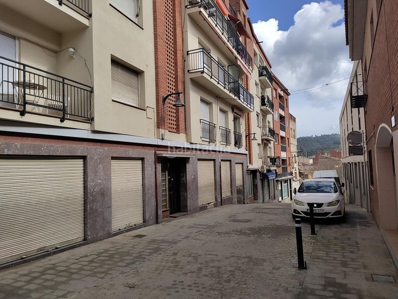 Foto f333bd4f-0ed6-41f2-b108-8b7d78cf08b9. Pis a carrer major 13 a Papiol (El)
