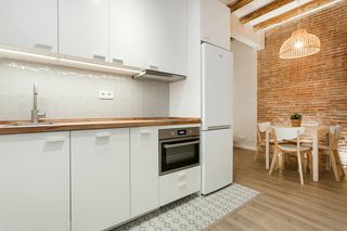Lloguer Pis  Carrer de la riereta. Piso amueblado en el raval