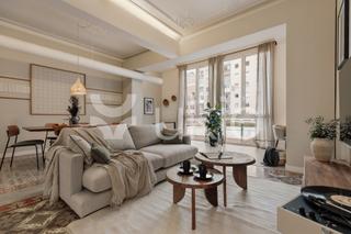 Alquiler Apartamento  Carrer de muntaner. Apartamento de 3 habitaciones con balcon en l'antiga esquerra de