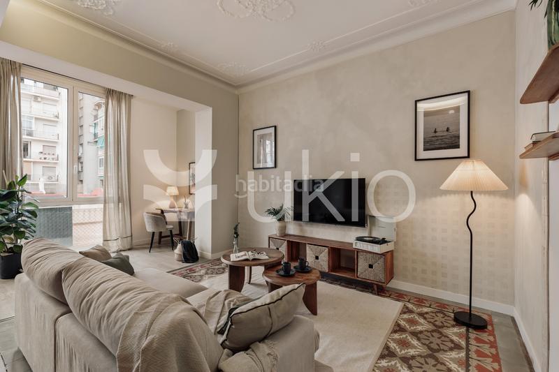 Foto b63841aa-724a-4ac8-8814-c621ca5eb4ff. Alquiler apartamento  de 3 habitaciones con balcon en l'antiga esquerra de l'eixample en Barcelona