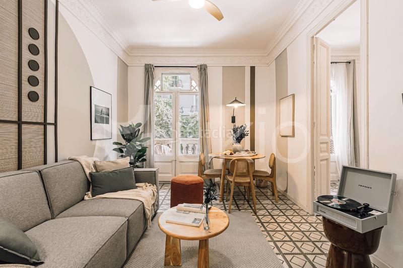 Foto 528507a4-27f1-48ae-a590-bb7309119154. Lloguer apartament amb calefacció a La Nova Esquerra de l´Eixample Barcelona