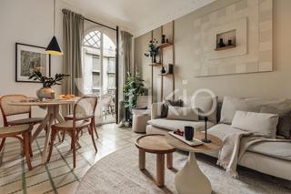 Location Appartement  Carrer de viladomat. Apartamento de 3 habitacióes con oficina en la nova esquerra de
