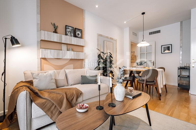 Foto 8a793c0e-577a-4d16-88fe-770555d671c2. Alquiler apartamento  de 1 habitación con oficina en almagro en Madrid