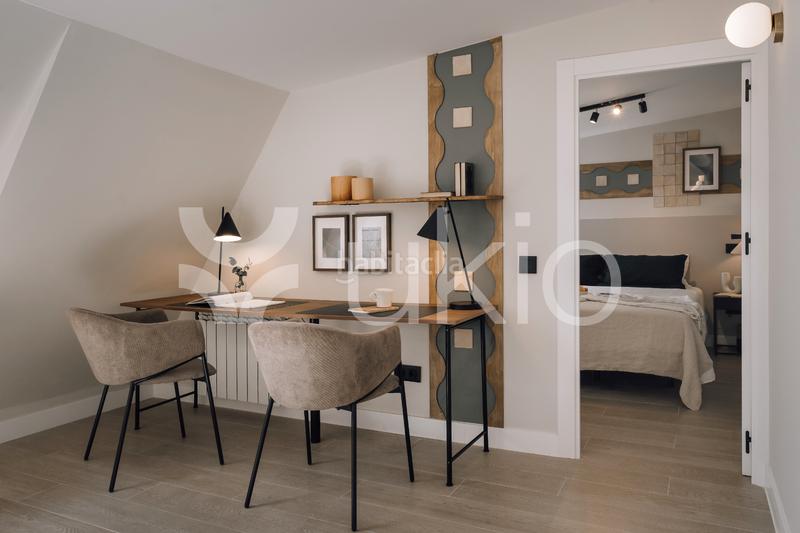 Foto 71019914-c538-498d-9503-d2b53c184d10. Alquiler apartamento  de 3 habitaciones con oficina en lavapiés-embajadores en Madrid