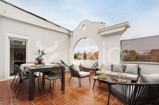 Miete Appartement  Avenida de los toreros. Apartamento de 3 habitaciones con terraza en guindalera