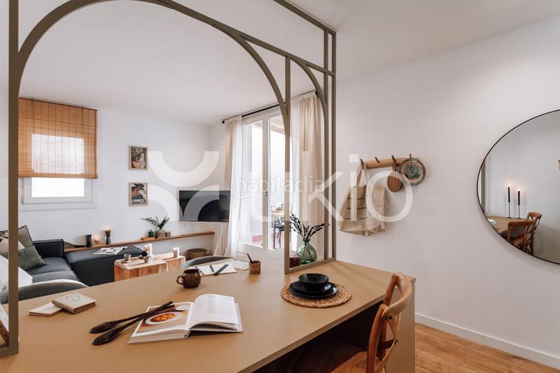 Foto 51ef0be0-d1e1-4673-af8d-40399ecd81db. Alquiler ático apartamento de 1 dormitorio con terraza en eixample esquerra en Barcelona