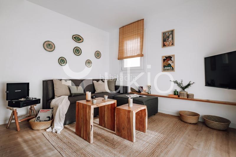 Foto 98a84d1b-8cc1-4e0a-a6e2-9384785bcb2d. Alquiler ático apartamento de 1 dormitorio con terraza en eixample esquerra en Barcelona