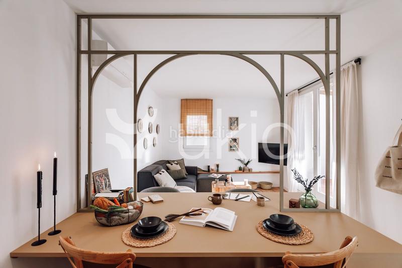Foto cc209926-5c1b-46b5-95bb-840560d5ccc0. Alquiler ático apartamento de 1 dormitorio con terraza en eixample esquerra en Barcelona