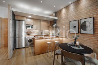 Alquiler Apartamento  Calle de manuel fernández y gonzález. Apartamento de 1 habitación en huertas-cortes
