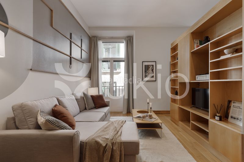 Foto 4a88c521-36f4-406c-9bf9-94c12359913c. Lloguer apartament amb calefacció a Cortes-Huertas Madrid
