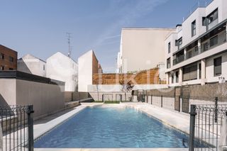 Affitto Piccolo appartamento  Calle de juan de olías. Apartamento de 2 habitaciones con terraza y piscina en cuatro ca