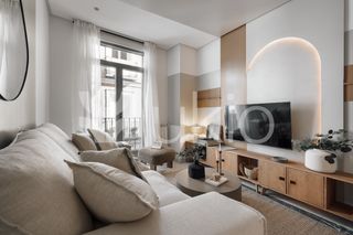 Affitto Piccolo appartamento  Calle de la farmacia. Apartamento de 2 habitaciones en chueca-justicia