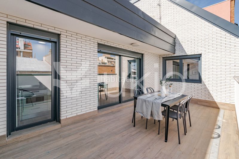 Alquiler Apartamento  Calle de antonia ruiz soro. Apartamento de 2 habitaciones con terraza en guindalera