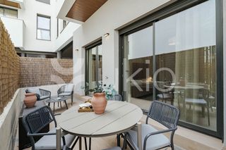 Miete Appartement  Calle de asunción castell. Apartamento de 1 habitación con piscina en cuatro caminos
