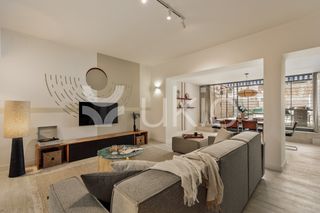 Affitto Piccolo appartamento  Passeig de sant joan. Apartamento de 3 habitaciónes con patio en el camp d'en grassot