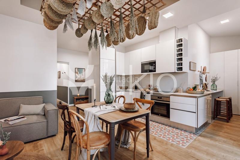 Foto 8ea7b3a0-6f45-4160-97c8-995ae817ed7d. Alquiler apartamento  de 2 habitaciones en Sant Antoni en Barcelona