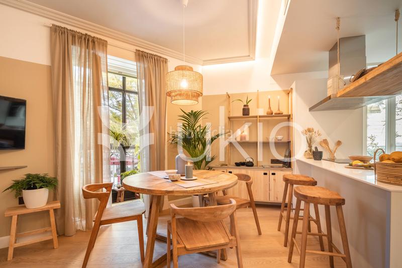 Foto 7401baa7-7e3f-4251-996a-17b90e11fd4e. Miete appartement mit parking in Almagro Madrid