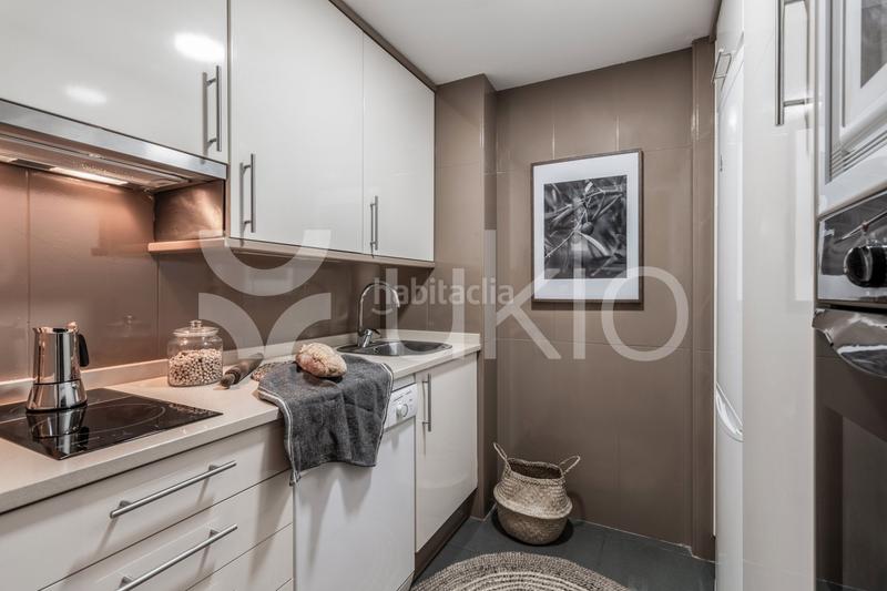 Foto 1990e72d-746c-48e5-8f8f-6fc8bd12cb5c. Alquiler apartamento  de 1 habitación y piscina compartida en Recoletos en Madrid