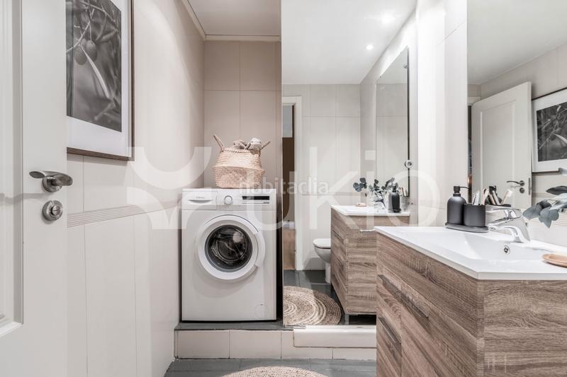 Foto e29f1ef4-651c-4df1-8e44-fc872acfa292. Alquiler apartamento  de 1 habitación y piscina compartida en Recoletos en Madrid