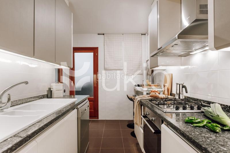 Foto a7d3ed10-1f77-4e99-bb9f-2e33a100ea37. Miete appartement mit parking in Putget - Farró Barcelona