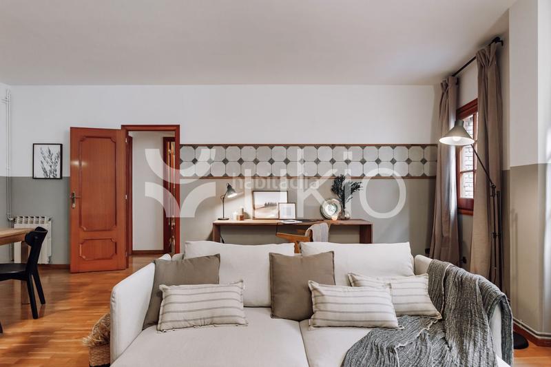 Foto c293f7ce-139f-48c8-bbad-1230e061b0d4. Miete appartement mit parking in Putget - Farró Barcelona