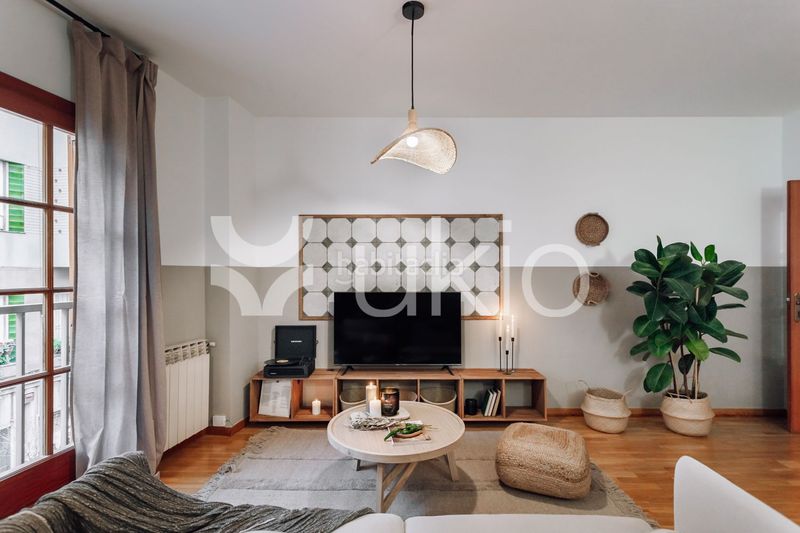 Foto 0a6d7969-16dd-4471-9722-e4b13d84f257. Rent apartment with parking in Putget - Farró Barcelona