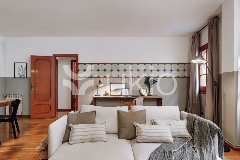Foto c293f7ce-139f-48c8-bbad-1230e061b0d4. Rent apartment with parking in Putget - Farró Barcelona
