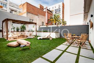 Location Appartement  Carrer de josep torres. Apartamento de dos dormitorios con piscina y jardín en gracia
