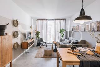 Alquiler Apartamento  Gran via de les corts catalanes. Apartamento de 2 habitaciones con oficina en eixample esquerra