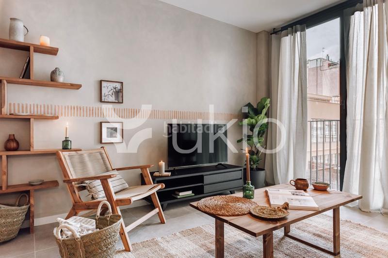Foto bfacadf8-0448-4d53-827c-fe6c4cdb0704. Alquiler apartamento piso de 2 dormitorios con oficina en eixample esquerra en Barcelona