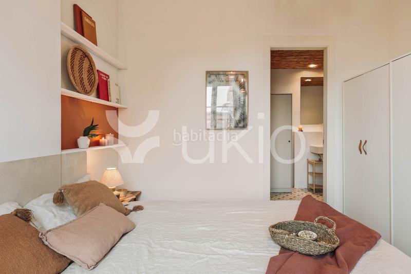 Foto 121bf21c-d438-4930-811e-d6bcf562bc04. Alquiler apartamento gran apartamento en calle villarroel. en Barcelona