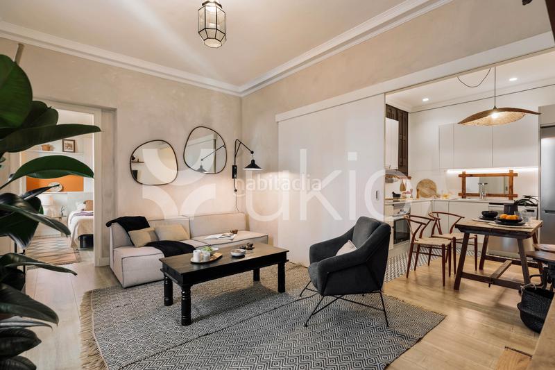 Foto 4994becd-b419-443a-bad8-431f94a4af40. Alquiler apartamento gran apartamento en calle villarroel. en Barcelona