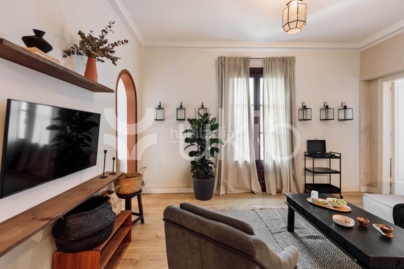 Foto a699ff25-b1ff-4a7a-a5e2-f50a95535fe3. Alquiler apartamento gran apartamento en calle villarroel. en Barcelona