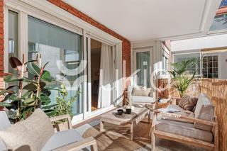 Alquiler Apartamento  Calle de rafael calvo. Apartamento de 3 dormitorios con terraza en almagro