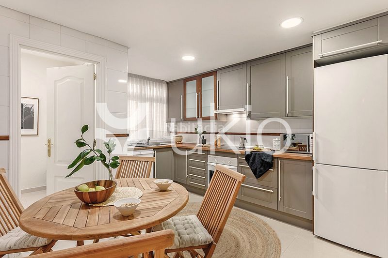 Foto 81ab68c9-e514-491d-9a4f-28e5aefdcec5. Lloguer apartament a Almagro Madrid
