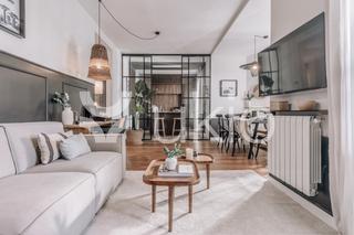 Lloguer Apartament  Calle de santa engracia. Apartamento 3 dormitorios con terraza en azca