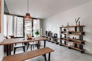 Affitto Piccolo appartamento  Gran via de les corts catalanes. Piso de 2 habitaciones con oficina en eixample esquerra