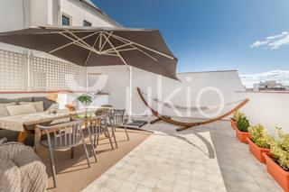 Miete Appartement  Plaza de olavide. Apartamento con terraza y 2 habitaciones en trafalgar