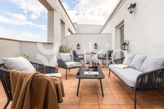 Location Appartement  Paseo izquierda del hipódromo. Ático de 2 habitaciones con terraza en ríos rosas