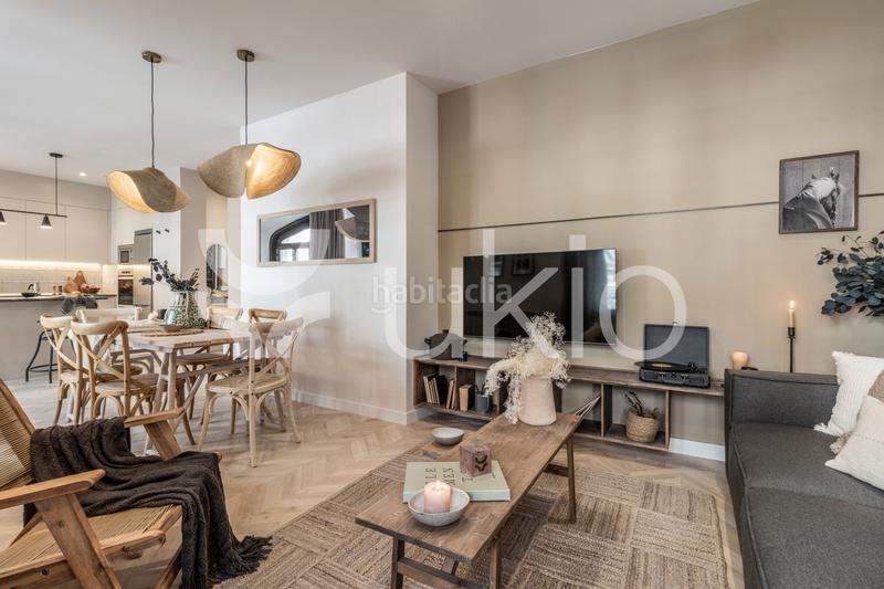 Foto 47d1bd61-b069-4808-8dd1-bdf7f4708980. Alquiler apartamento  de 3 dormitorios con oficina en Trafalgar en Madrid