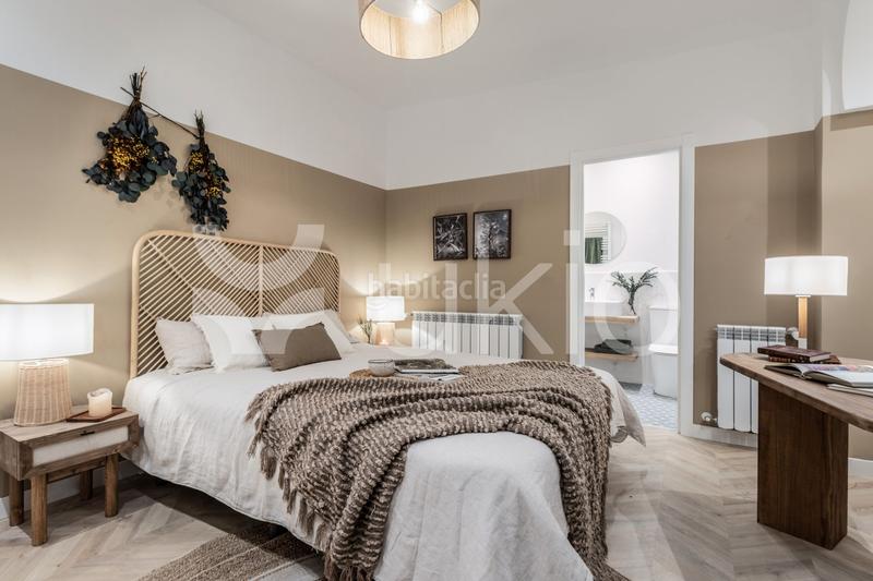 Foto 4fc6d5d1-ab89-4101-b701-524640b7eba2. Alquiler apartamento  de 3 dormitorios con oficina en Trafalgar en Madrid