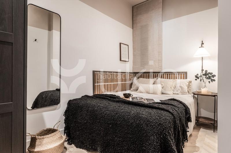 Foto 7dbae345-ebc2-46aa-8c67-3c0dc01ebd1e. Alquiler apartamento  de 3 dormitorios con oficina en Trafalgar en Madrid