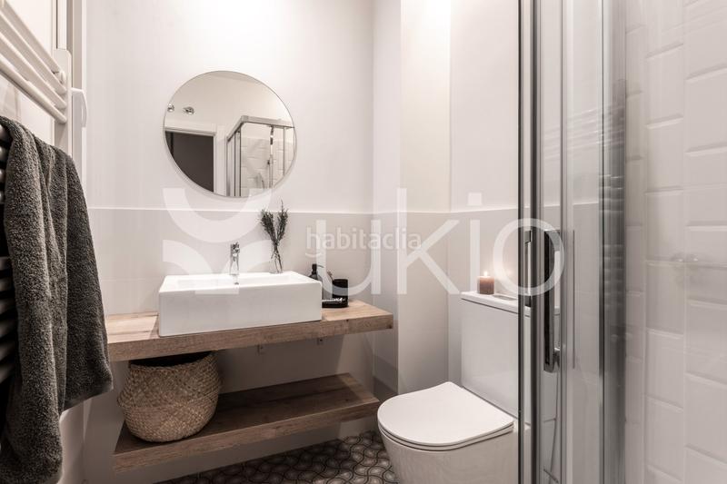 Foto 827fb3a8-5210-4734-aecf-e318f1a5847d. Alquiler apartamento  de 3 dormitorios con oficina en Trafalgar en Madrid